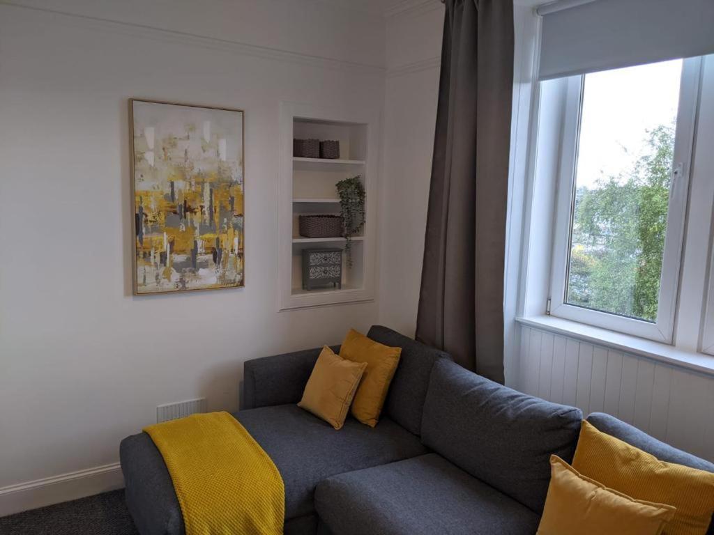 Glenclova - No 5 Bellyeoman, Bright Two Bedroom Apartment Dunfermline Esterno foto