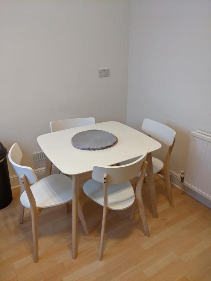 Glenclova - No 5 Bellyeoman, Bright Two Bedroom Apartment Dunfermline Esterno foto