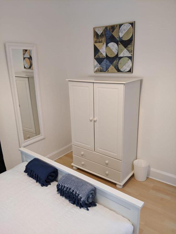 Glenclova - No 5 Bellyeoman, Bright Two Bedroom Apartment Dunfermline Esterno foto